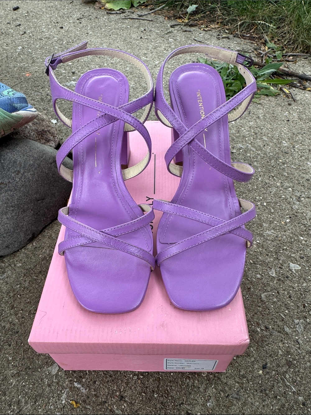 Intentionally Blank Lavender Strappy Heeled Sandals - Purple size EU 39
